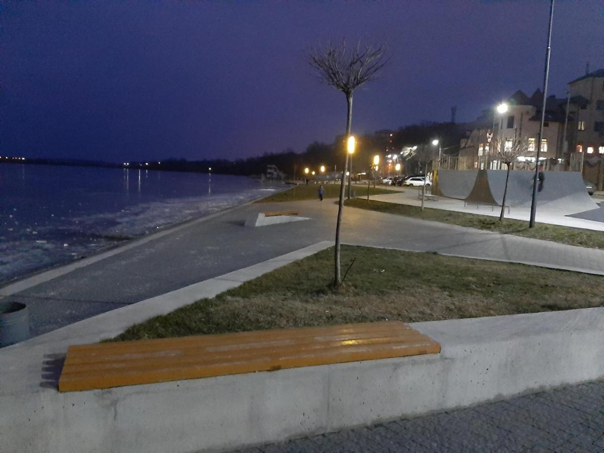 Стильна Квартира-Студія В Центрі Міста На Набережній Ternopil Dış mekan fotoğraf